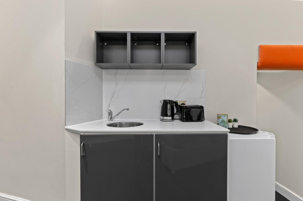 Modern Studio Flat ลอนดอน ภายนอก รูปภาพ